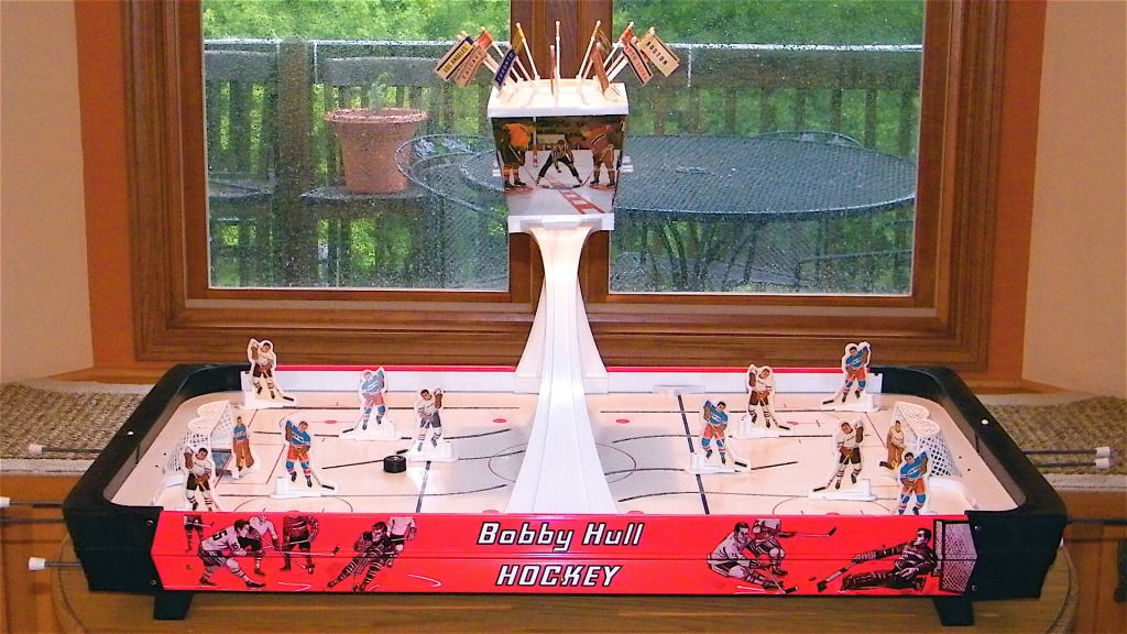 Old Vintage 1972 Munro Bobby Hull NHL Tin Table Top Rod