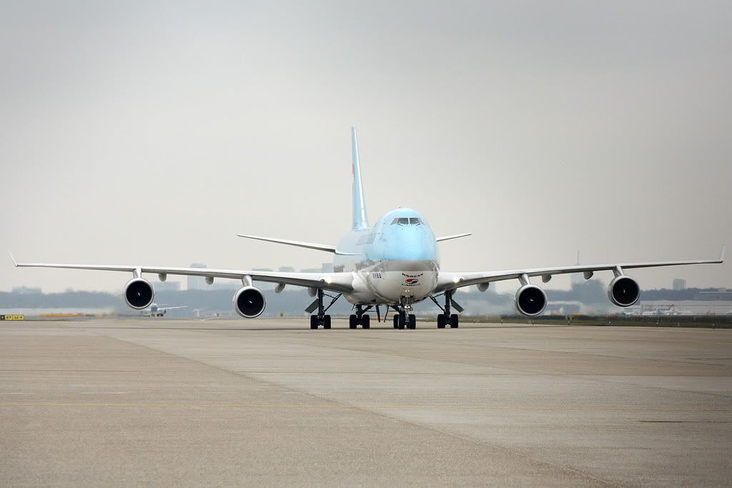 [img width=1024 height=683]http://i1195.photobucket.com/albums/aa400/Amsterdam_Schiphol/Foreign/HL7499Boeing747-400KoreanAirCargo_Toekanweg.jpg[/img]